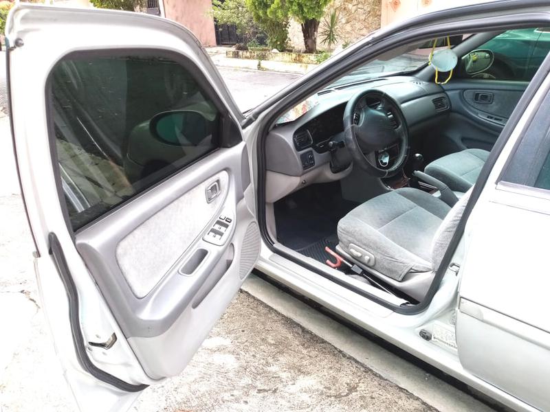 Nissan Altima • 2001 • 16,000 km 4