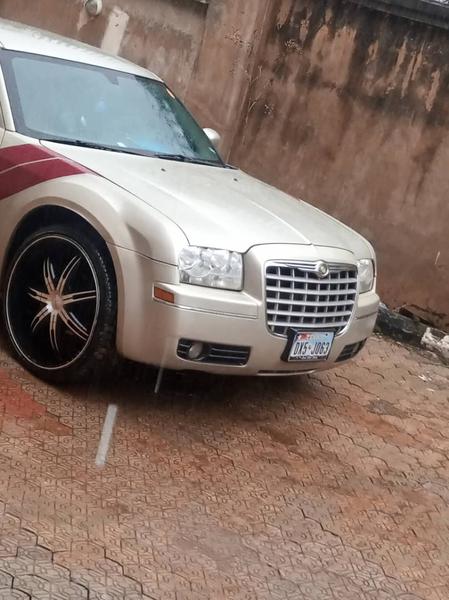 Chrysler 300 C • 2007 • 88,000 km 5