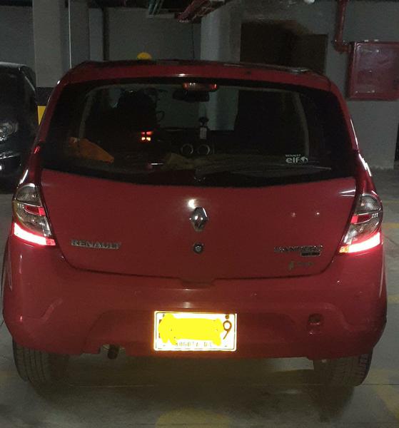 Renault Sandero • 2011 • 102,000 km 4