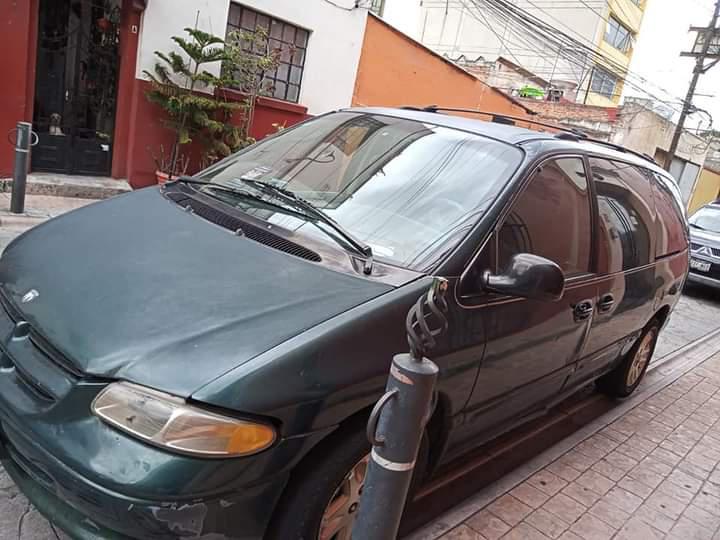 Dodge Grand Caravan • 1996 • 150,000 km 3