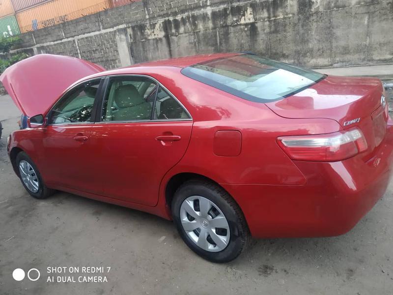Toyota Camry • 2008 • 240 km 4