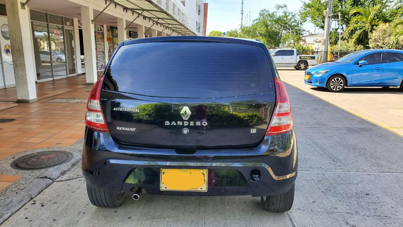 Renault Sandero • 2013 • 130,000 km 2