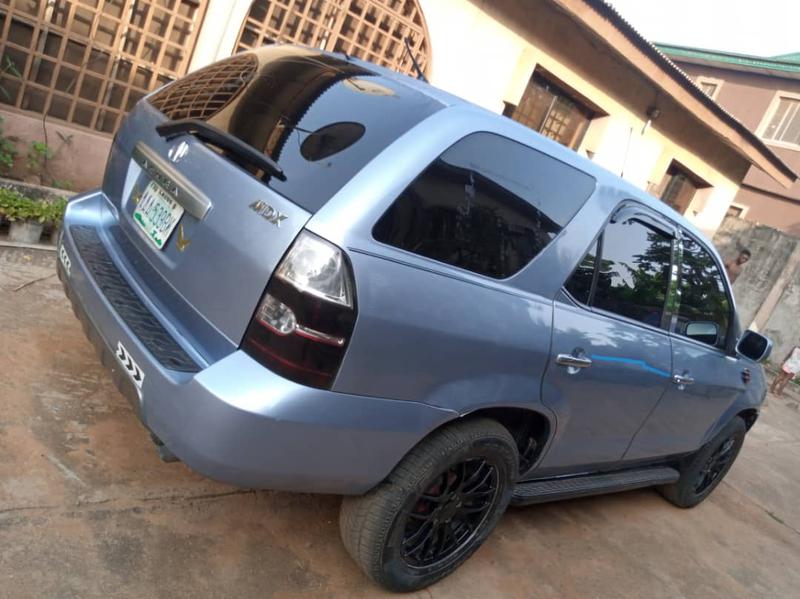 Acura MDX • 2005 • 170,000 km 9