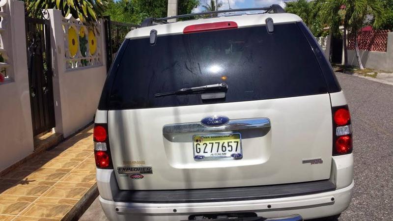 Ford Explorer • 2006 • 250,000 km 2