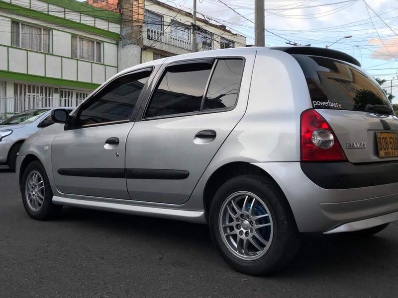 Renault Clio • 2004 • 165,000 km 4
