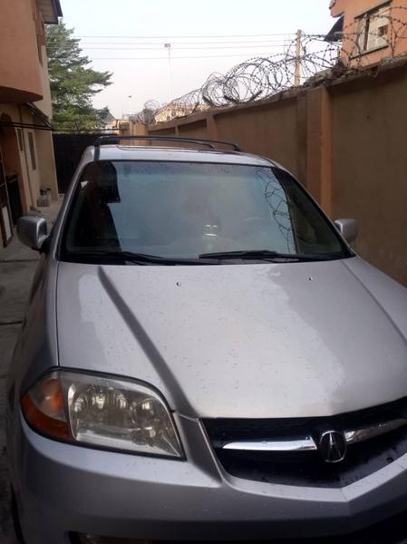 Acura MDX • 2005 • 185,000 km 6