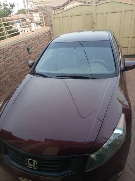 Honda Accord • 2009 • 186,000 km 6