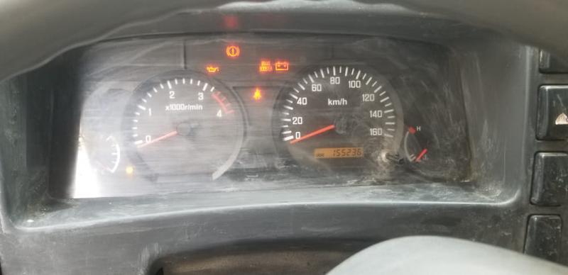 Isuzu  • 2010 • 1,999 km 6