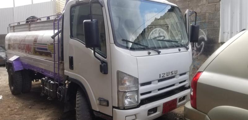 Isuzu  • 2010 • 1,999 km 5