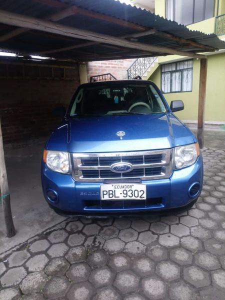 Ford Escape • 2009 • 185,000 km 1