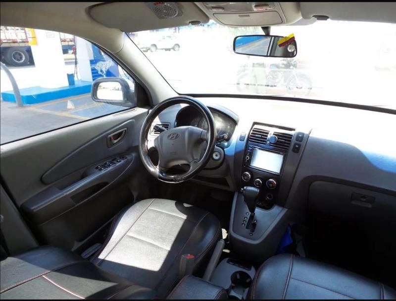 Hyundai Tucson • 2005 • 2,240,000 km 4
