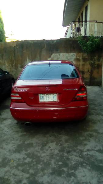 Mercedes-Benz 200 - 300 • 2005 • 117,966 km 1