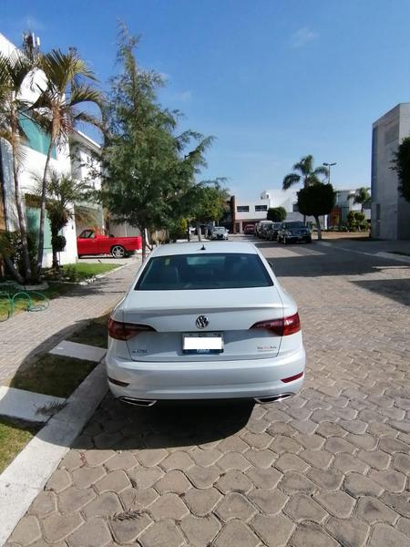 Volkswagen Jetta • 2019 • 65,000 km 1