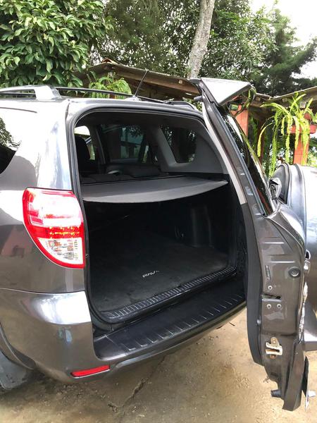 Toyota RAV4 • 2008 • 280,000 km 4