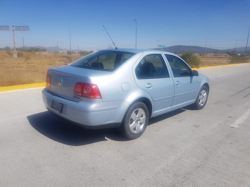 Volkswagen Jetta • 2010 • 128,000 km 4