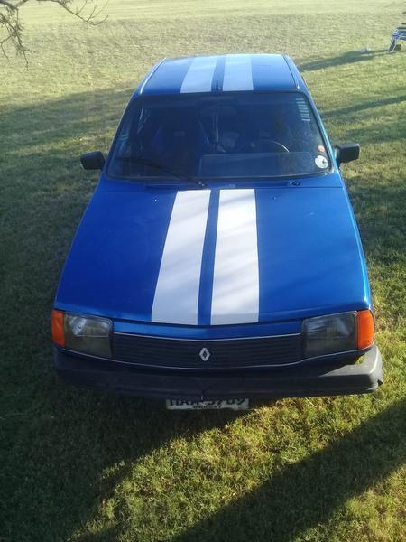 Renault 18 • 1989 • 230,000 km 2