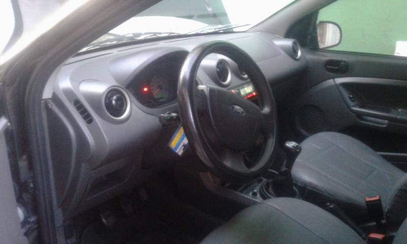 Ford Fiesta • 2005 • 174,000 km 3