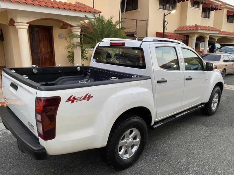 Isuzu D-MAX • 2017 • 11,111 km 3