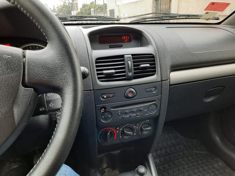 Renault Clio • 2013 • 61,000 km 1