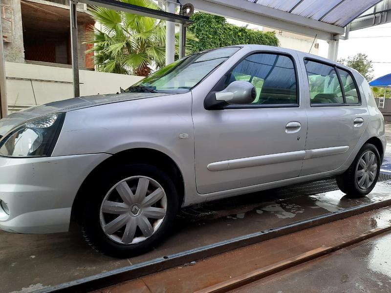 Renault Clio • 2013 • 61,000 km 5