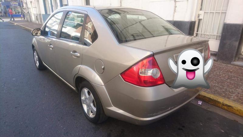 Ford  • 2006 • 0 km 4