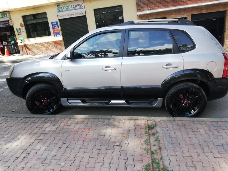 Hyundai Tucson • 2005 • 2,240,000 km 1