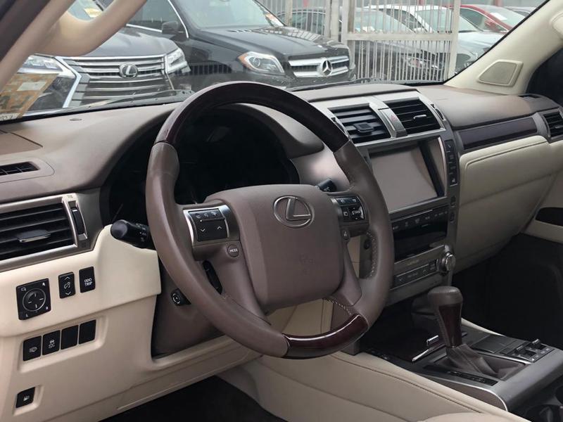 Lexus GX • 2015 • 25,983 km 4