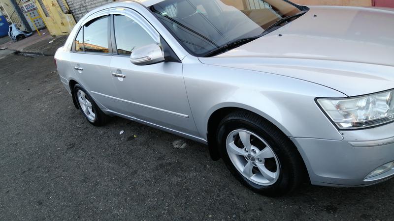 Hyundai Sonata • 2011 • 9,000 km 10