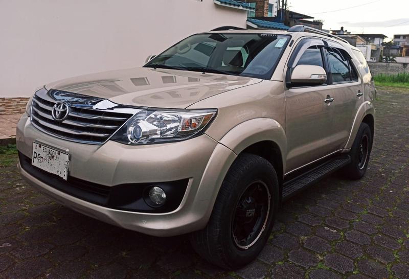 Toyota Fortuner • 2014 • 74,000 km 1