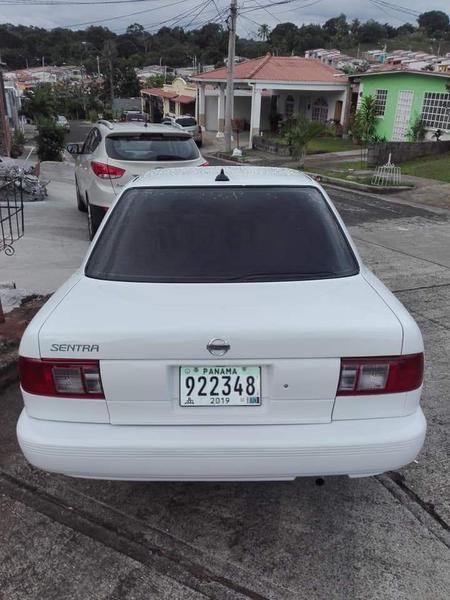 Nissan Sentra • 2009 • 57,000 km 3