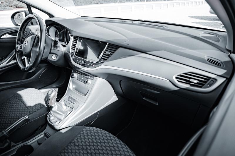 Opel Astra • 2017 • 150,000 km 3