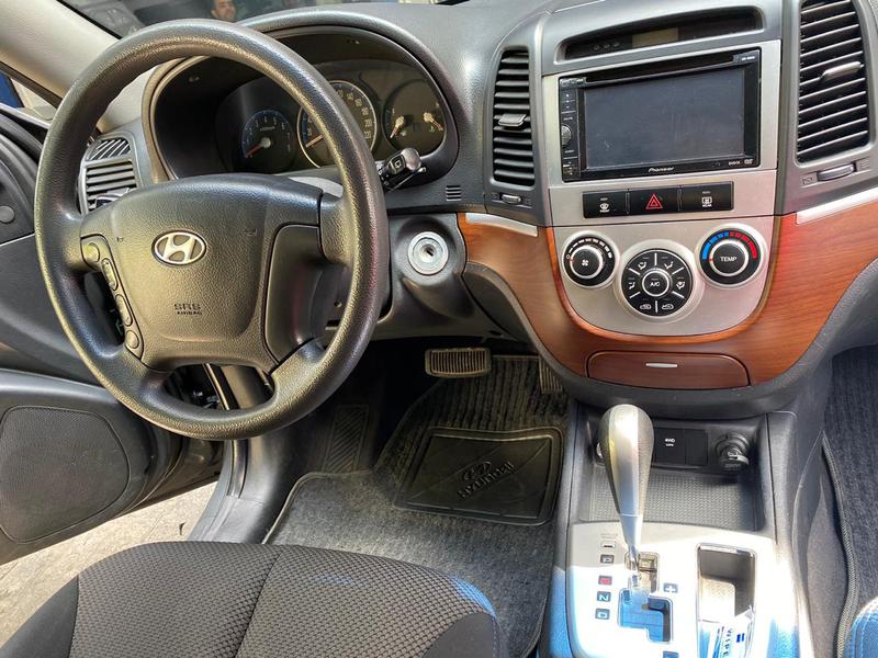 Hyundai Santa Fe • 2009 • 115,000 km 5
