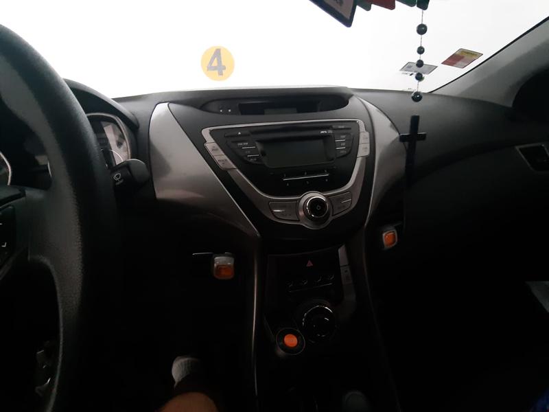 Hyundai Elantra • 2012 • 40,583 km 13