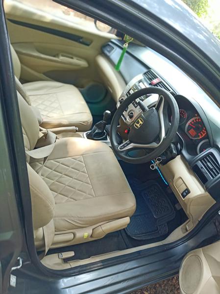 Honda City • 2010 • 15 km 9