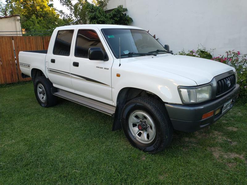 Toyota Hilux • 2004 • 14,000 km 2