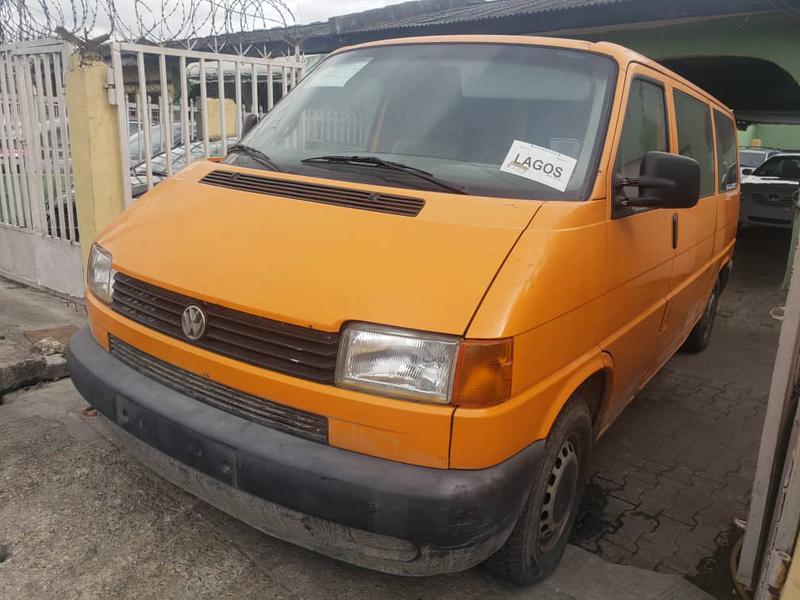 Volkswagen T5 Transporter Shuttle • 2002 • 370 km 1