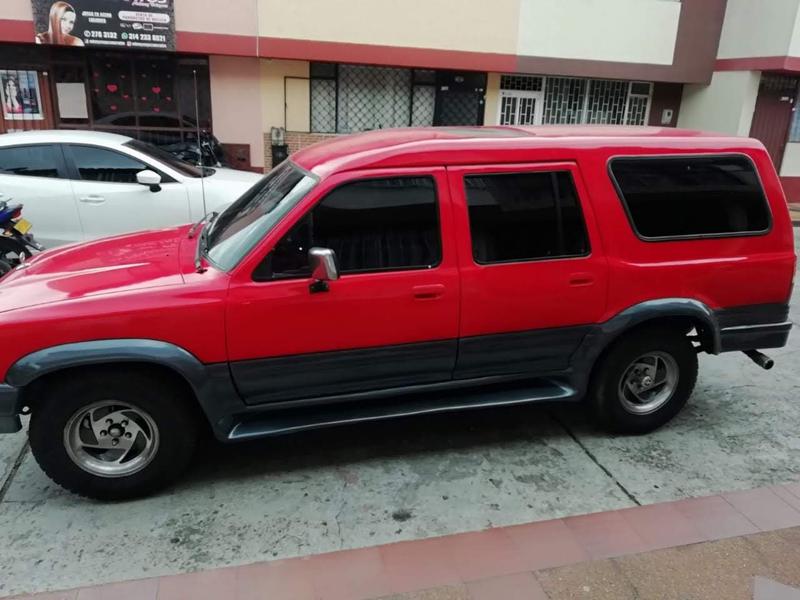 Toyota Hilux • 1994 • 196,000 km 6