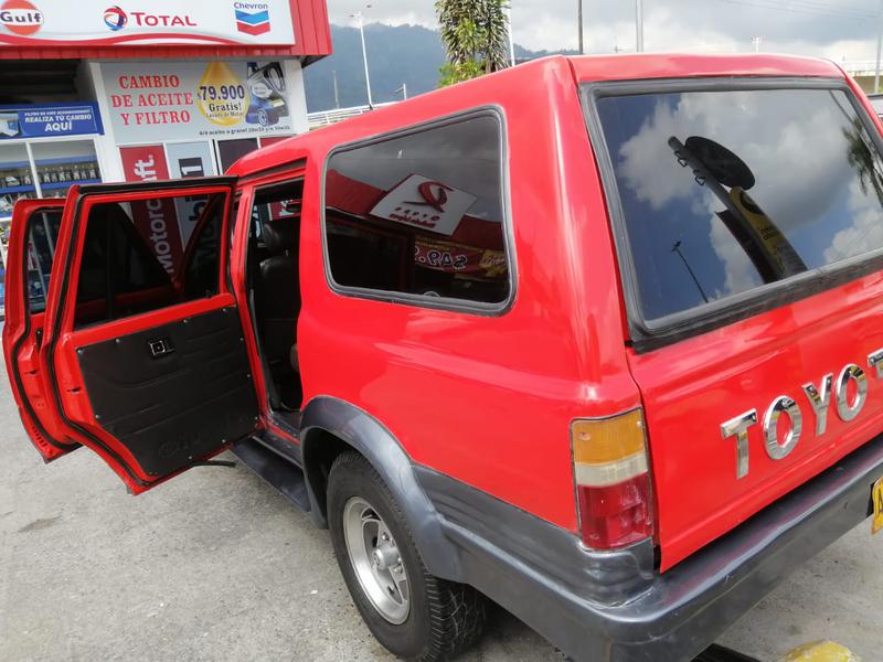 Toyota Hilux • 1994 • 195 km 2