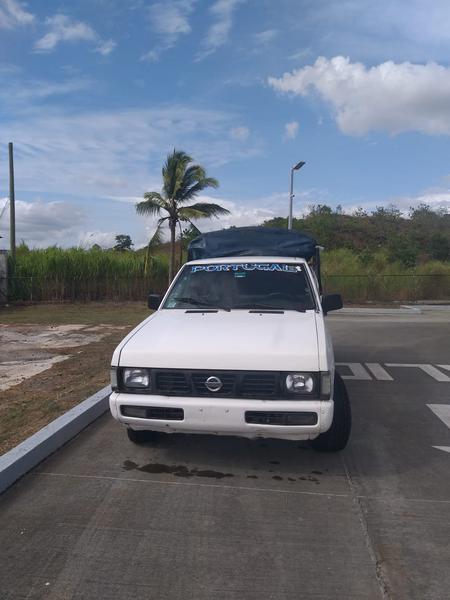 Nissan Pickup • 2007 • 400 km 1