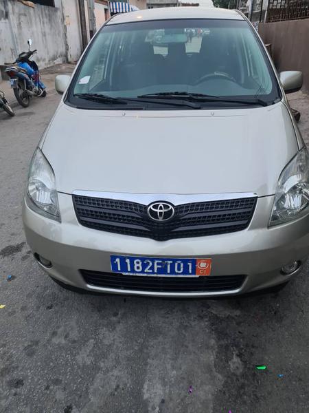 Toyota Corolla Verso • 2002 • 200,000 km 1