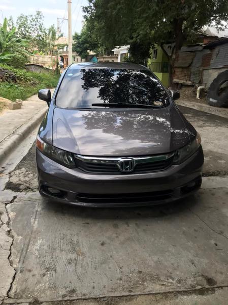 Honda  • 2012 • 260,000 km 2