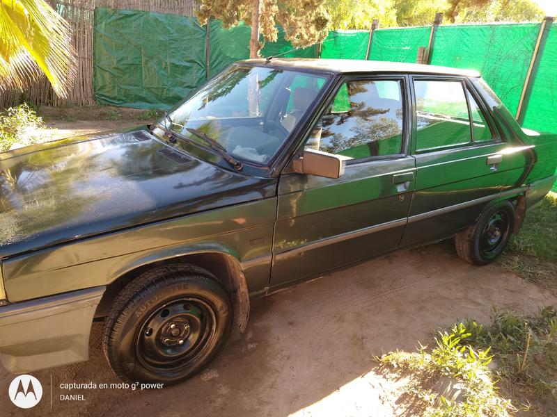 Renault 10 • 1995 • 280,000 km 1