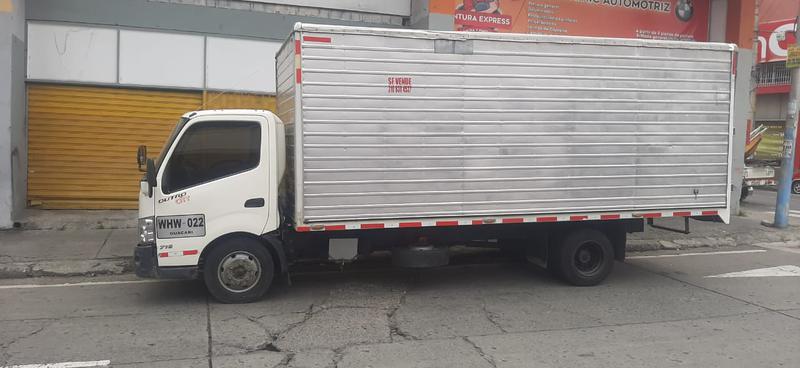 Hino Dutro • 2017 • 130,000 km 1