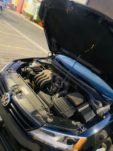 Volkswagen Jetta • 2016 • 83,000 km 5