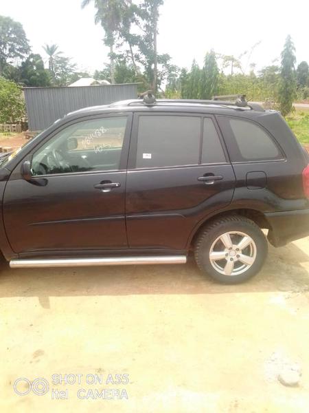 Toyota RAV4 • 2005 • 150,000 km 9