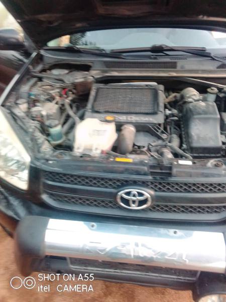 Toyota RAV4 • 2005 • 150,000 km 4