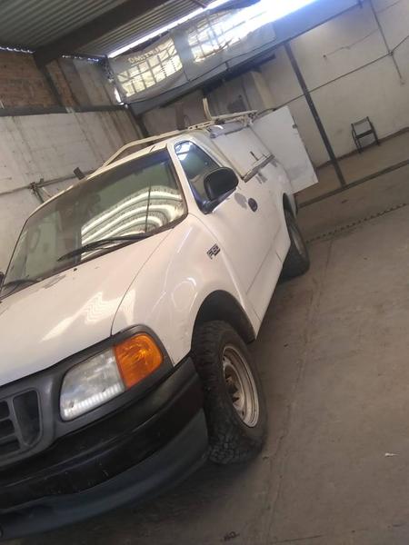 Ford F-150 • 2006 • 200,000 km 8