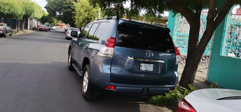 Toyota Land Cruiser • 2013 • 100 km 10