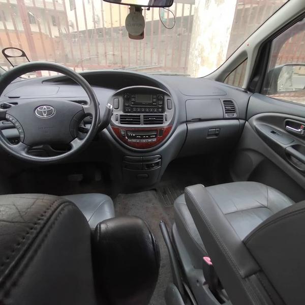 Toyota Prius • 2010 • 10,115 km 9