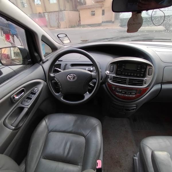 Toyota Prius • 2010 • 10,115 km 5